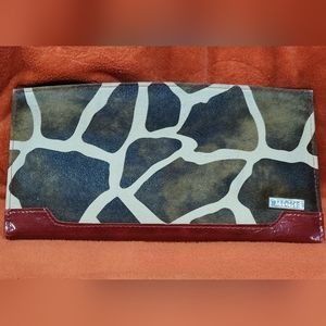 Miche Jayma magnetic shell cover giraffe print with burgandy bottom